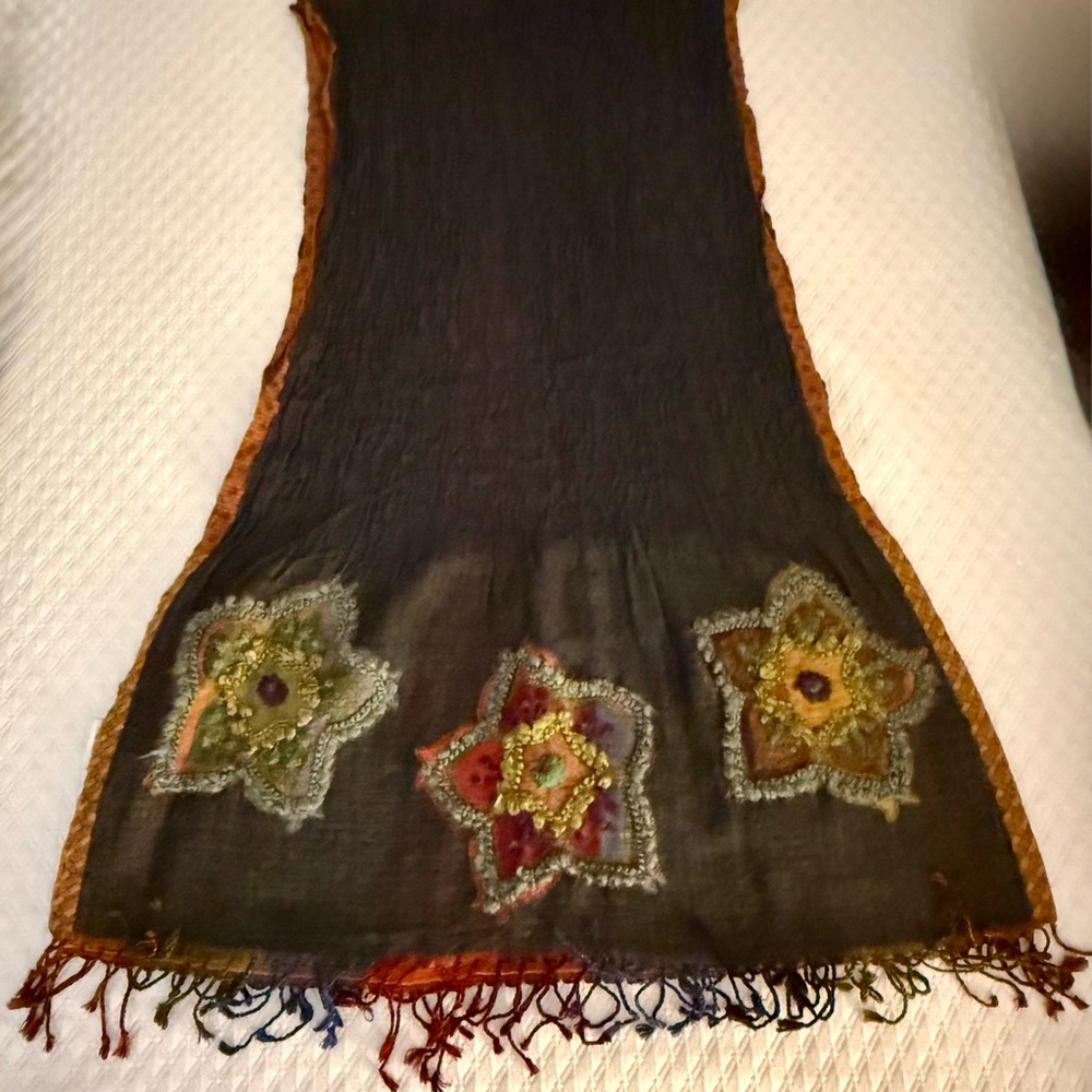 GORGEOUS SCARF/WRAP - Picture 7 of 10